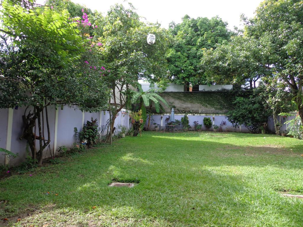 Hotel Jardin Del Carmen San Salvador Exterior photo